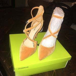 Brand new Gianni Bini heels